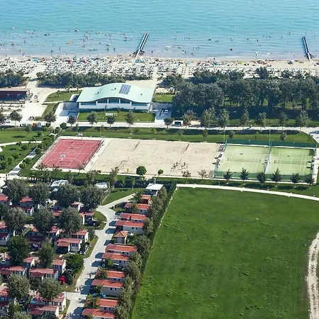 Appartamento In Villaggio Ai Pini In Lido Altanea Caorle