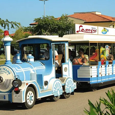 In Villaggio Ai Pini In Lido Altanea Appartamento
