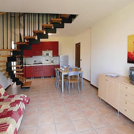 Appartamento In Villaggio Ai Pini In Lido Altanea